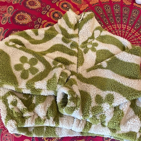 Urban Outfitters Sherpa Sz M 💚 - Picture 1 of 8